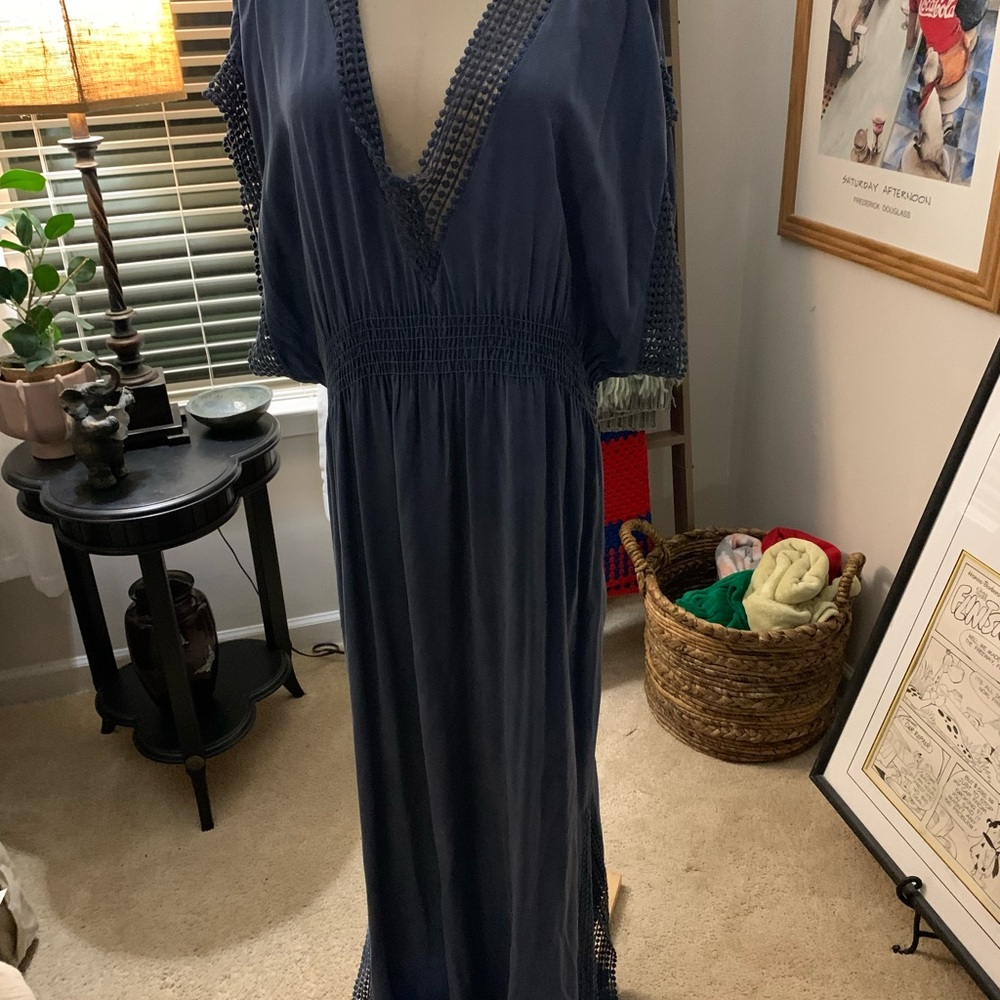 Monrow 100% Silk Navy V-Neck Maxi Dress Afghan Size Medium with Crochet Trim